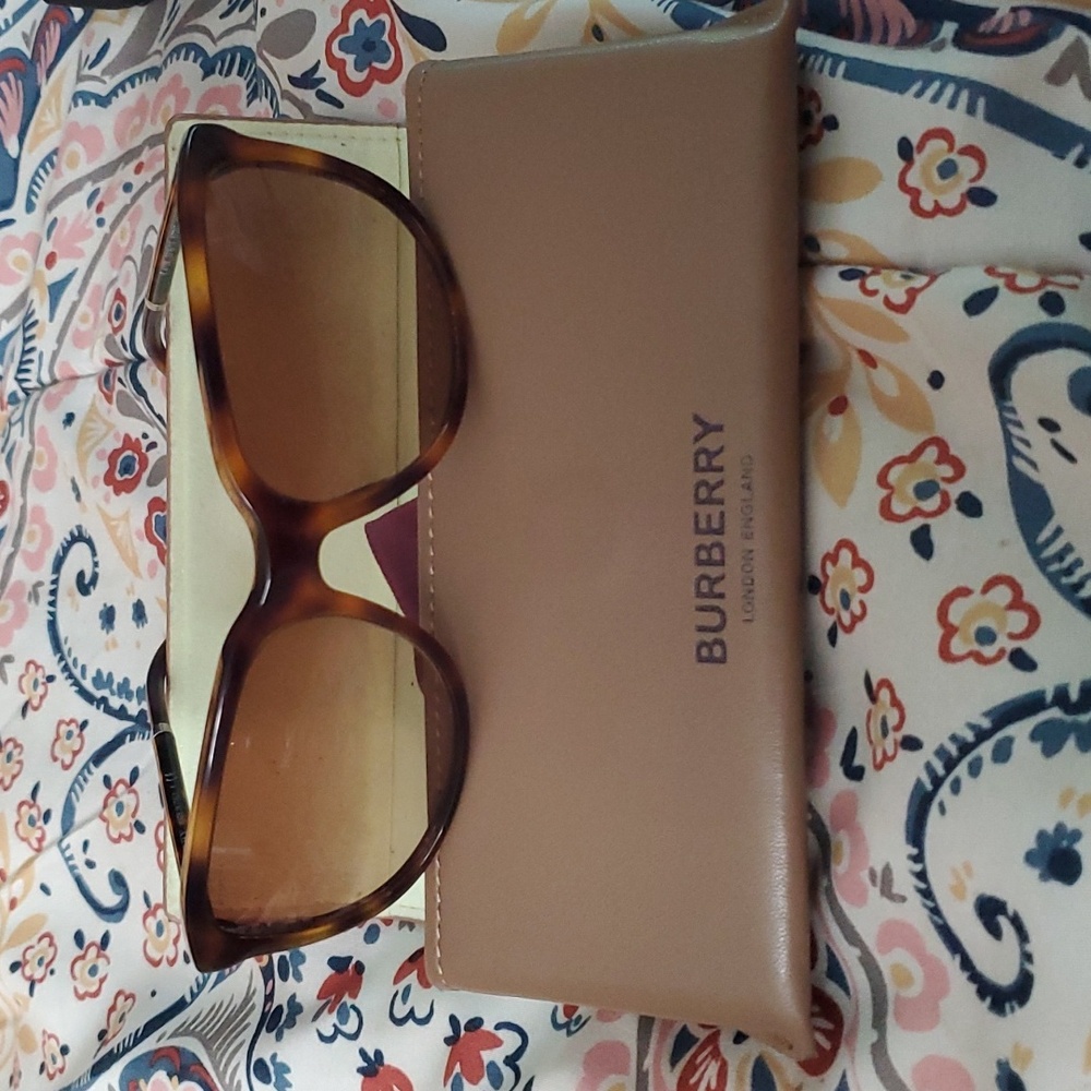 Burberry sunglasses